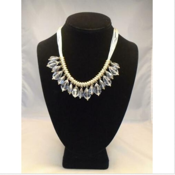 LYDELL NYC Jewelry - LYDELL NYC ACRYLIC CRYSTAL STATEMENT NECKLACE NWT
